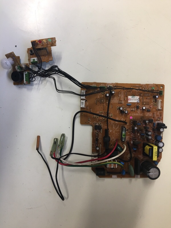 CARTE UI ALIM ,COMMANDES ET SONDES DAIKIN FTXS71FV1B 1758681_0